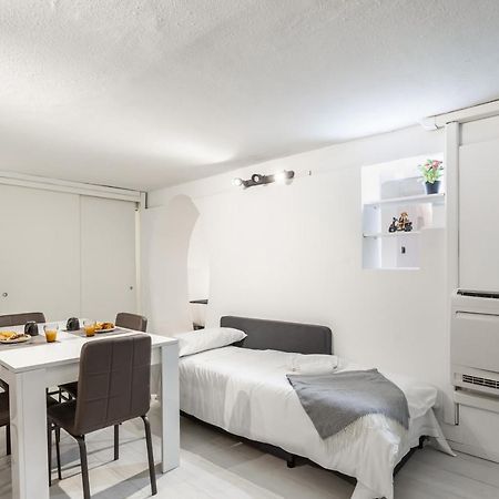 Cozy & Central Apt - Netflix & Amazon Prime Бари Экстерьер фото