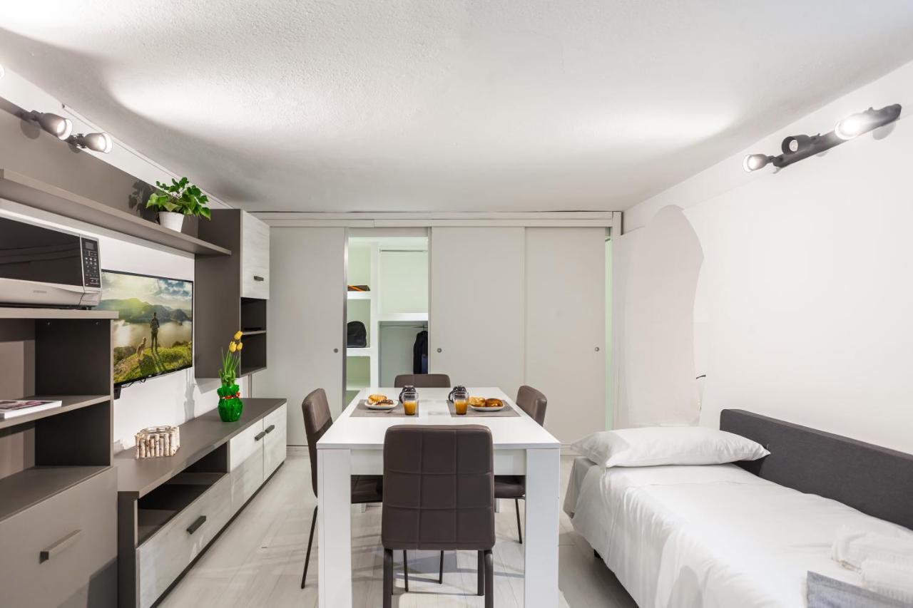Cozy & Central Apt - Netflix & Amazon Prime Бари Экстерьер фото