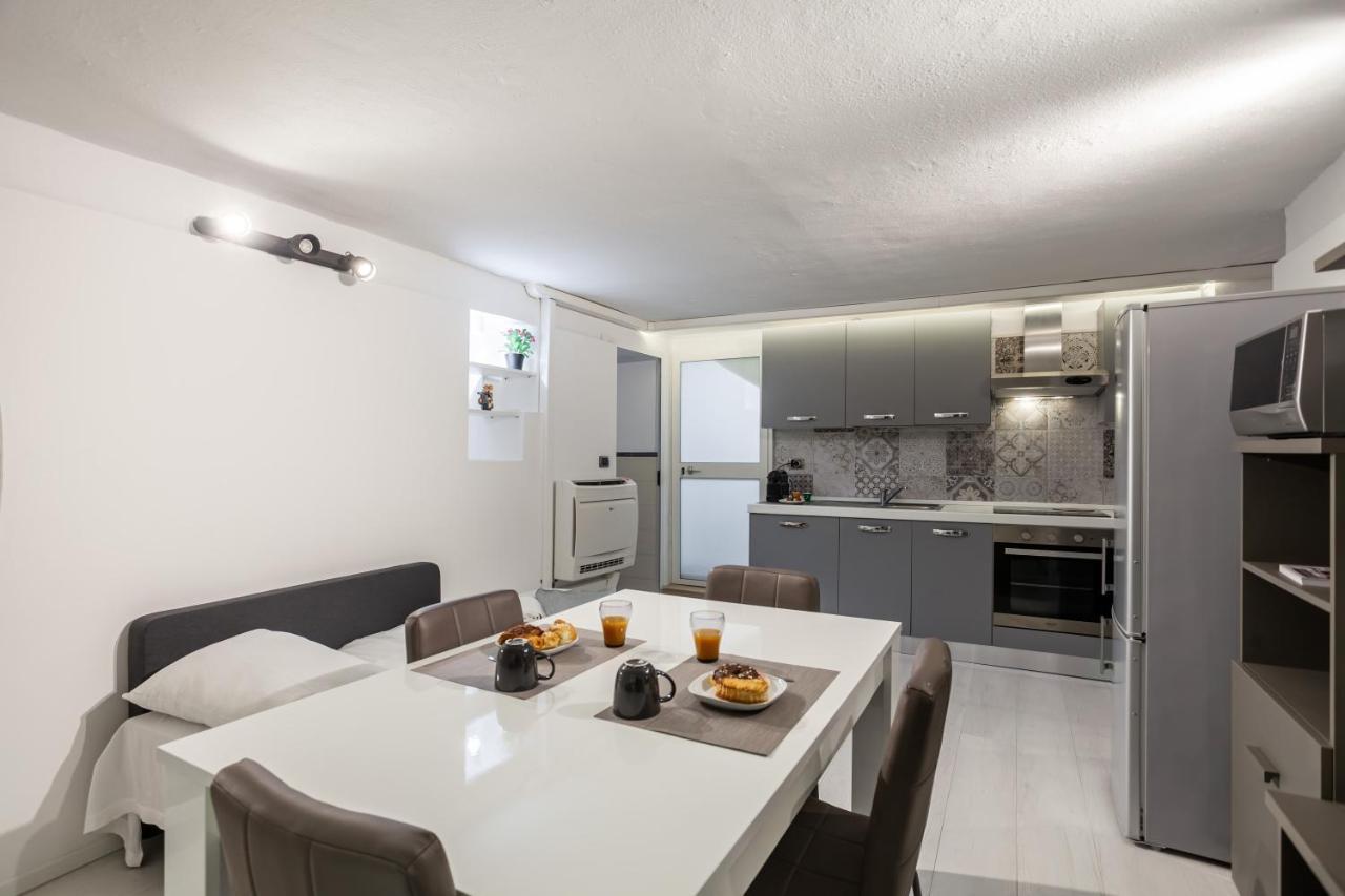 Cozy & Central Apt - Netflix & Amazon Prime Бари Экстерьер фото